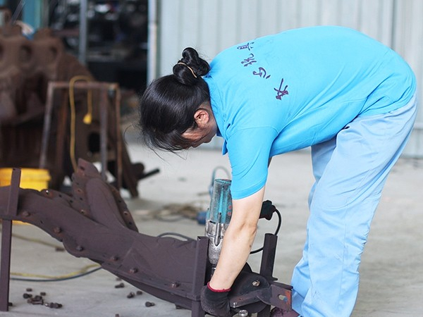 開(kāi)心玩具：產(chǎn)品組裝