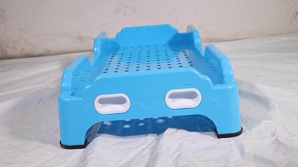 幼兒園床的尺寸多大會(huì)合適一些呢?開(kāi)心玩具告訴您