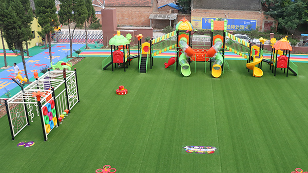 兒童游樂設備