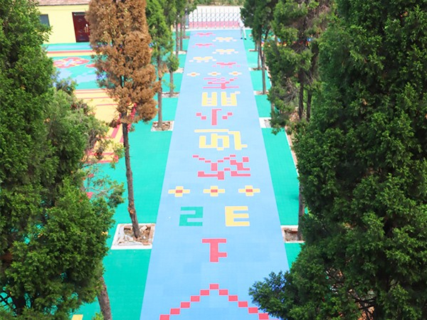 懸浮式拼裝地板